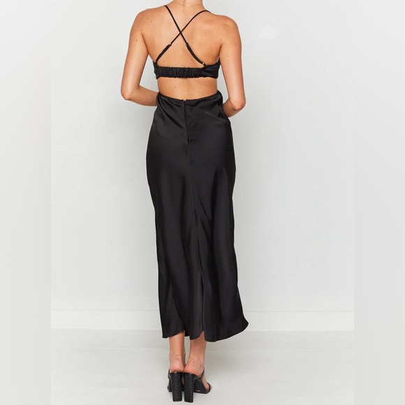 Taleah Cut Out Maxi Dress - Picture 5 of 5